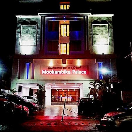 Hotel Mookambika Palace Kolluru Exteriör bild