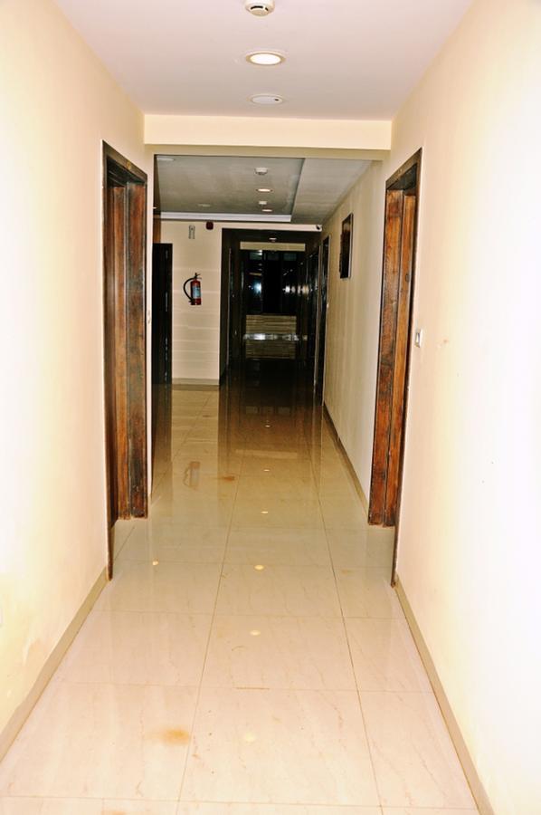 Hotel Mookambika Palace Kolluru Exteriör bild