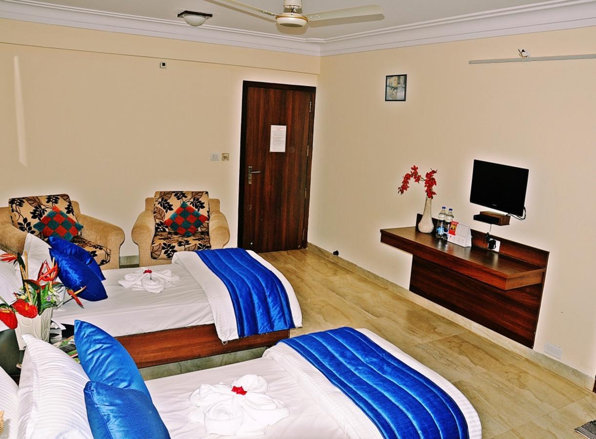Hotel Mookambika Palace Kolluru Exteriör bild